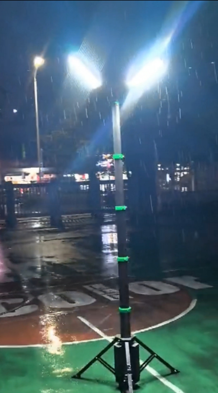 Torre de Luz LED Telesc&oacute;pica Port&aacute;til com Bateria Integrada e Trip&eacute; para Ilumina&ccedil;&atilde;o de Eventos ao Ar Livre 4